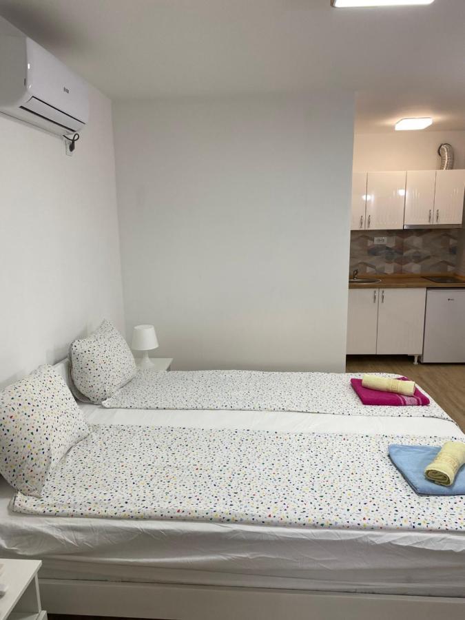 Garden Apartmani 3 ベオグラード エクステリア 写真