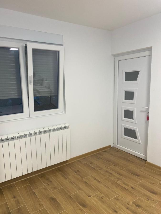Garden Apartmani 3 ベオグラード エクステリア 写真