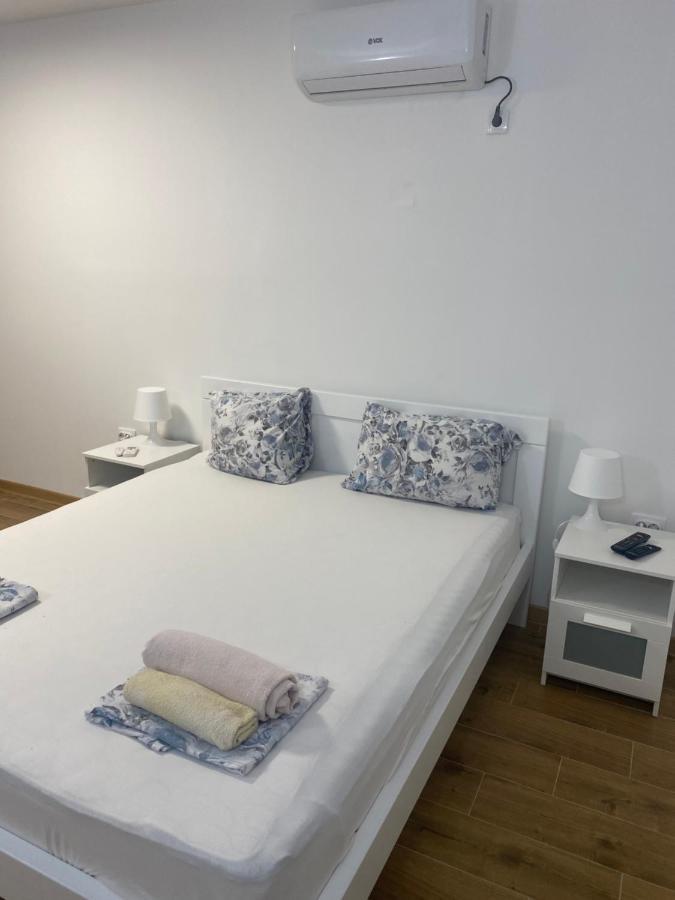 Garden Apartmani 3 ベオグラード エクステリア 写真