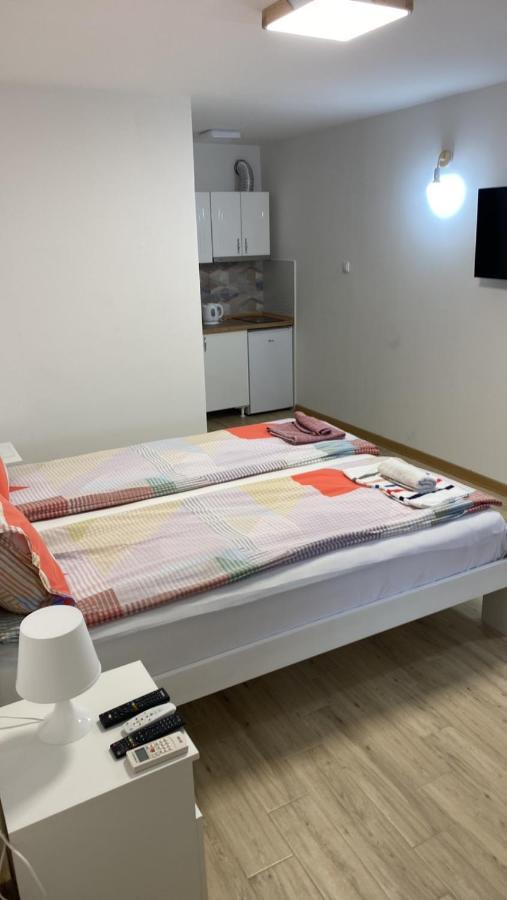 Garden Apartmani 3 ベオグラード エクステリア 写真