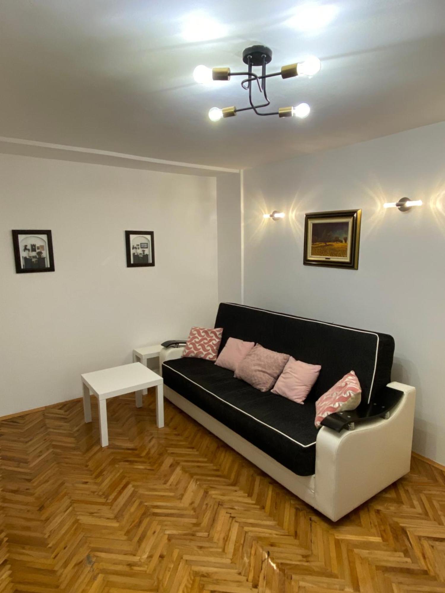 Garden Apartmani 3 ベオグラード エクステリア 写真